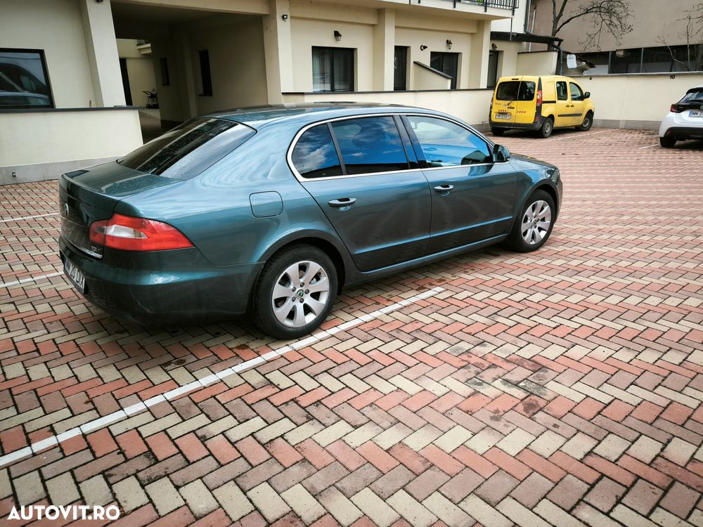 Skoda Superb Combi 2.0 TDI Ambition - 3
