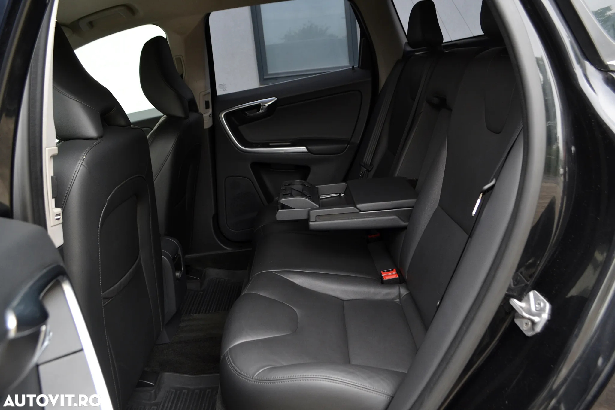 Volvo XC 60 D5 AWD Geartronic Summum - 10