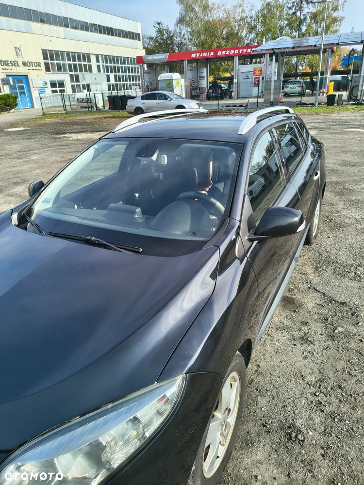 Renault Megane 2011 photo 2