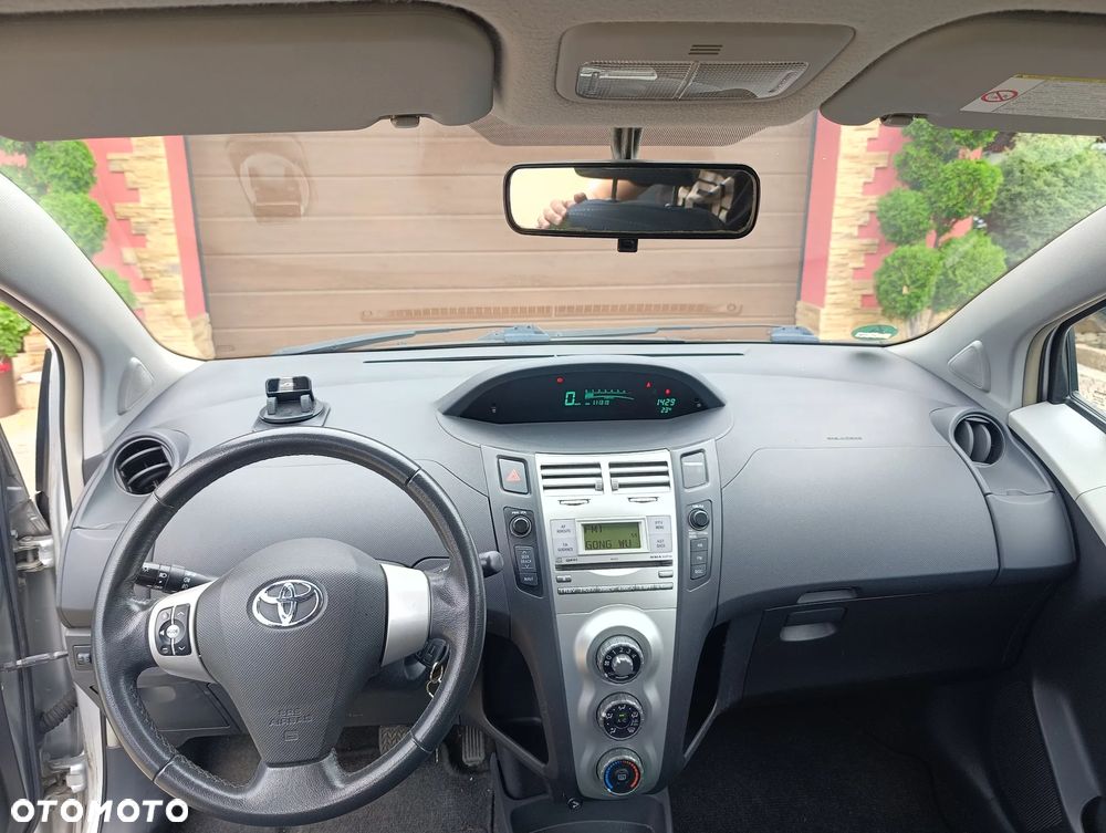 Toyota Yaris 1.0 VVT-i - 30