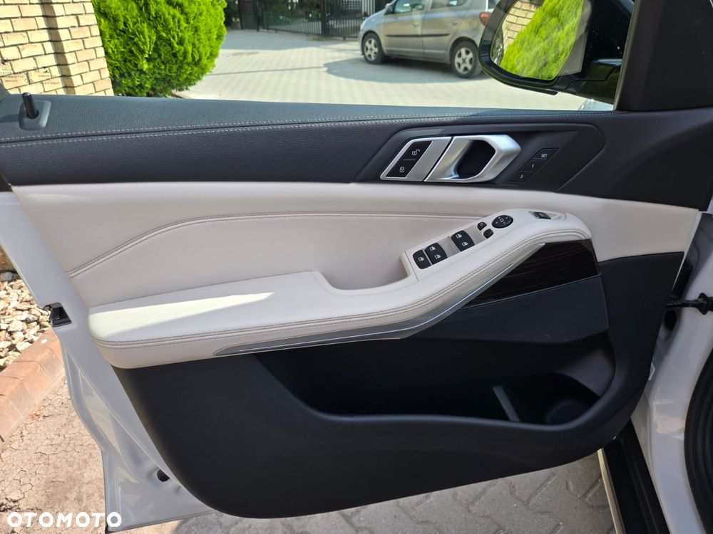 BMW X5 xDrive30d mHEV - 24