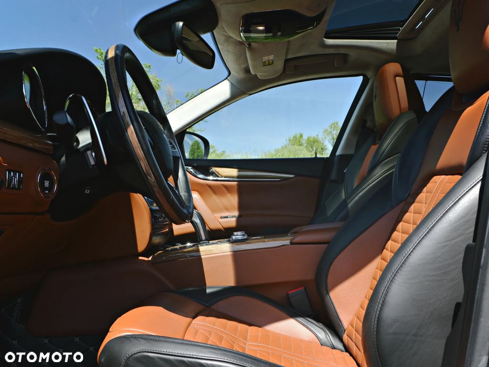 Maserati Quattroporte - 13