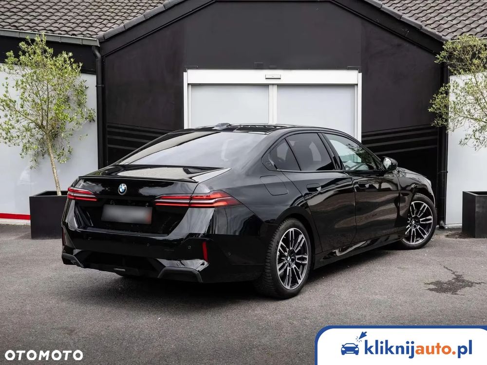 BMW Seria 5 520i mHEV M Sport - 4