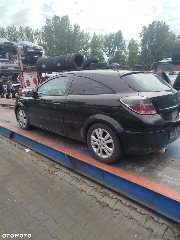 Opel Astra H na części. - 9