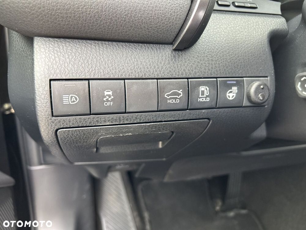 Toyota Camry 2.5 Hybrid Executive CVT - 22