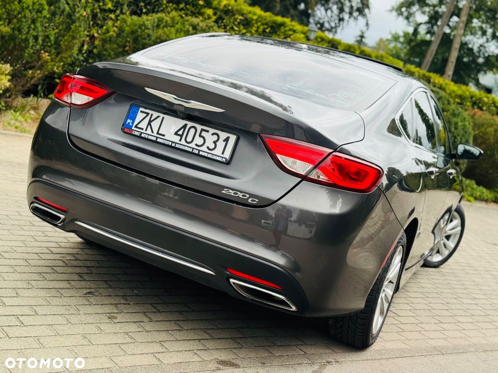 Chrysler 200 - 10