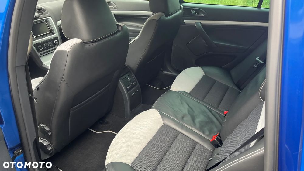 Skoda Octavia 2.0 TDI CR DPF RS - 16