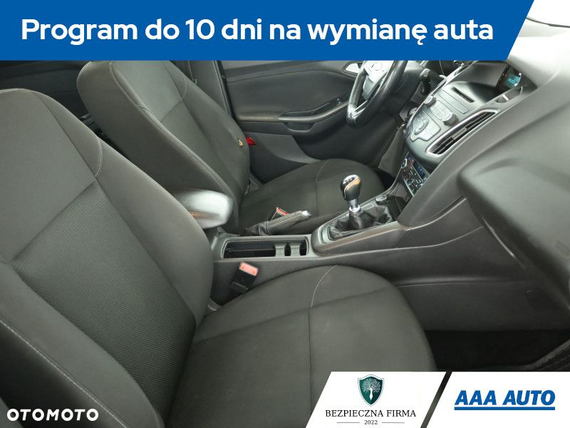 Ford Focus - 8