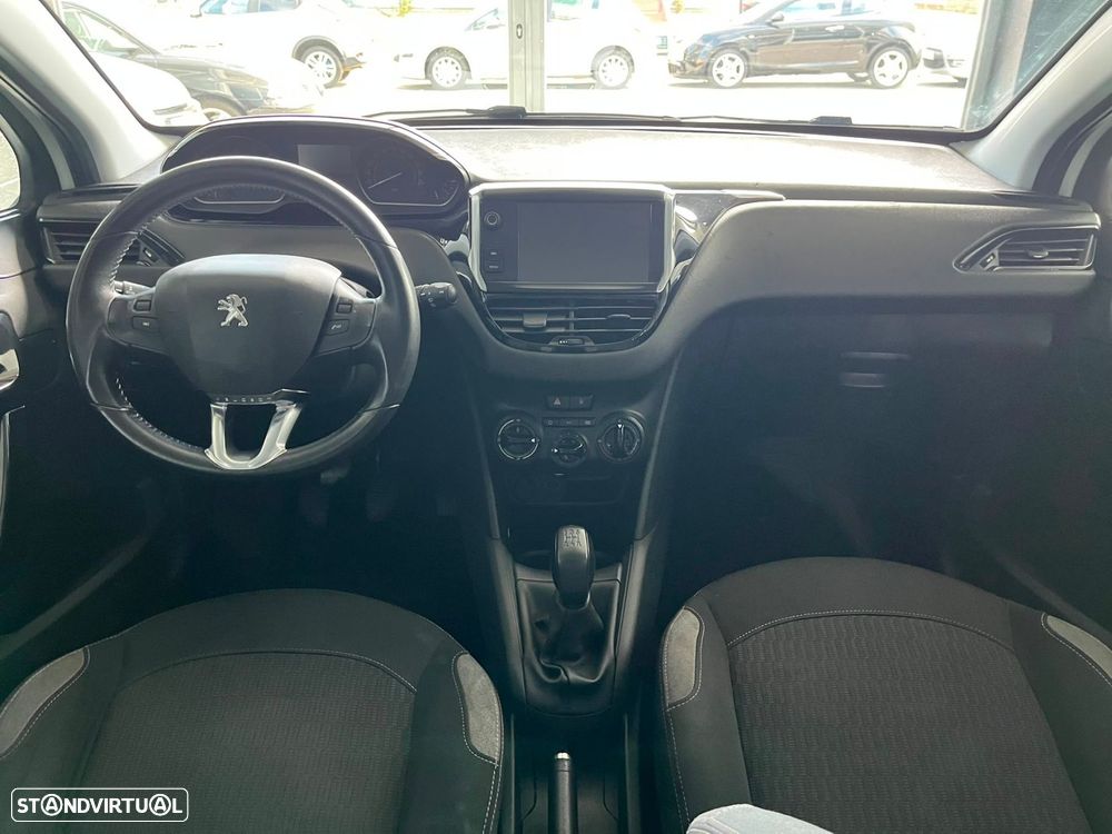 Peugeot 208 1.6 BlueHDi - 9