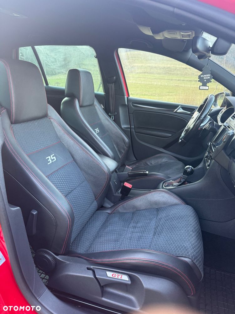 Volkswagen Golf - 6