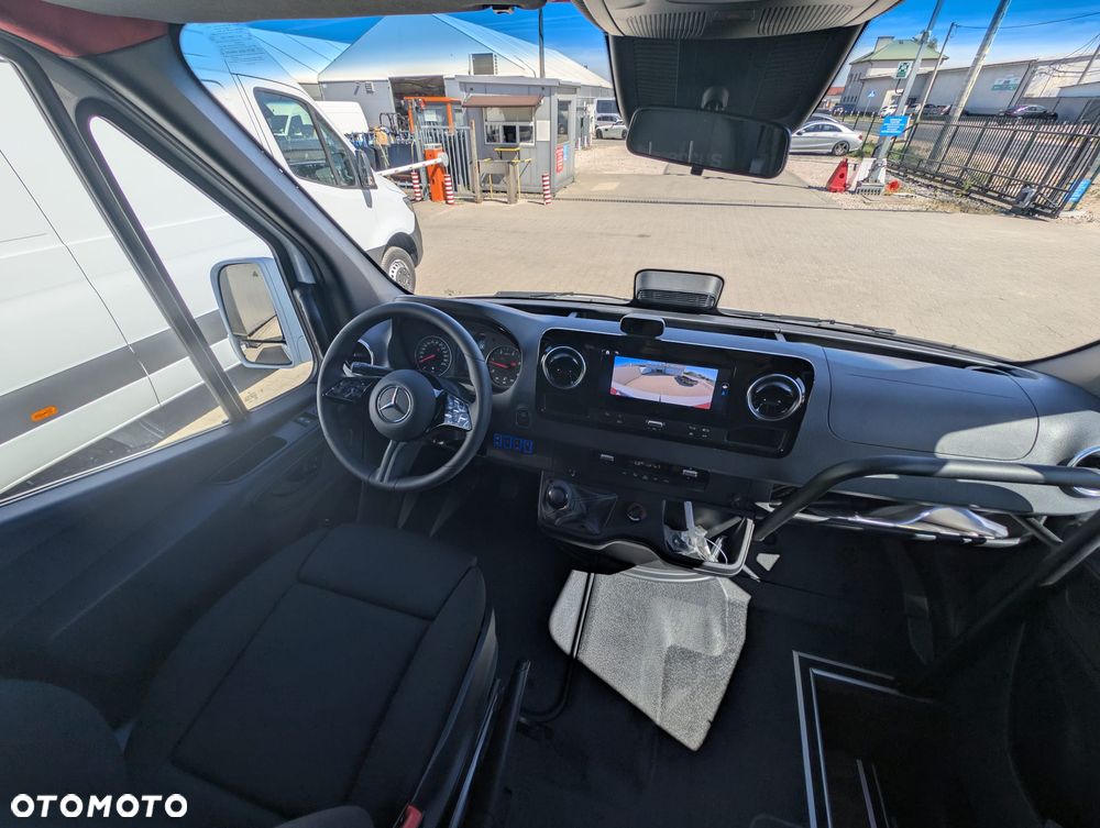 Mercedes-Benz Sprinter 517 - 20