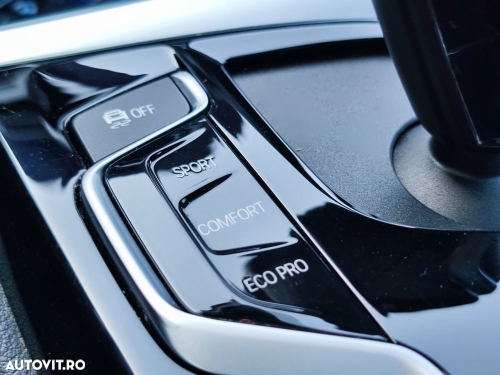 BMW Seria 5 520d AT - 24