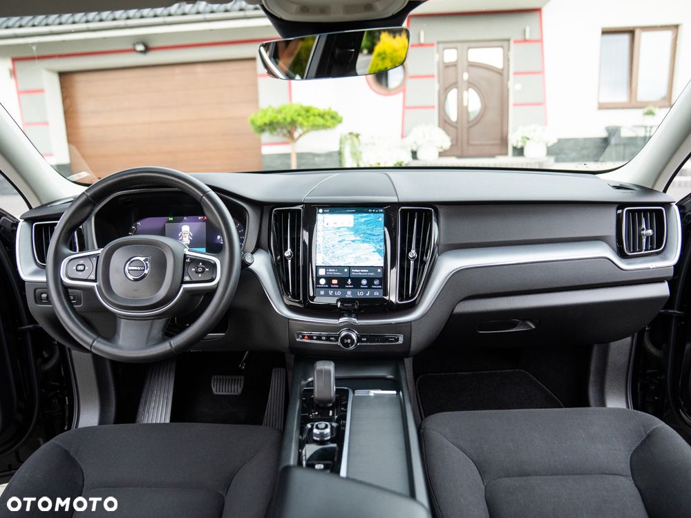 Volvo XC 60 B4 D AWD Geartronic Momentum Pro - 29