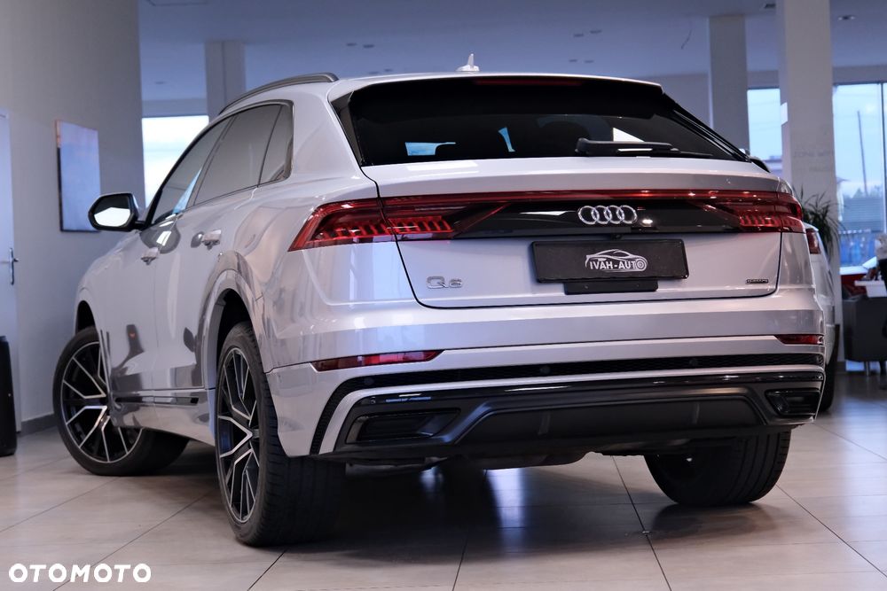 Audi Q8 55 TFSI quattro tiptronic - 12