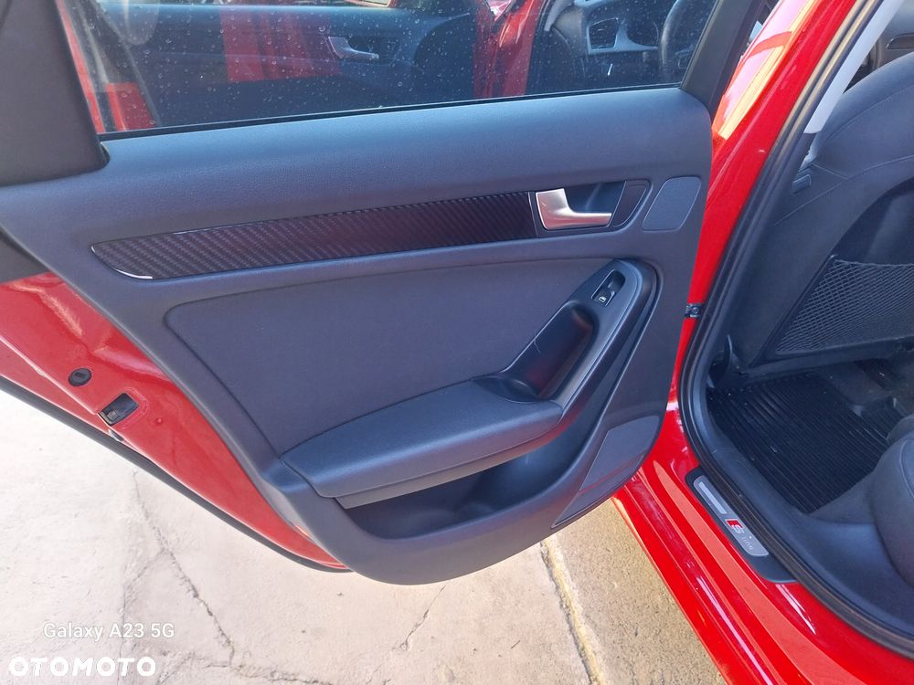 Audi A4 Avant 2.0 TDI Quattro - 13
