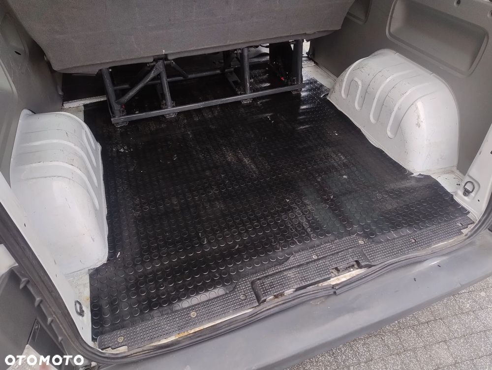 Opel Vivaro - 23