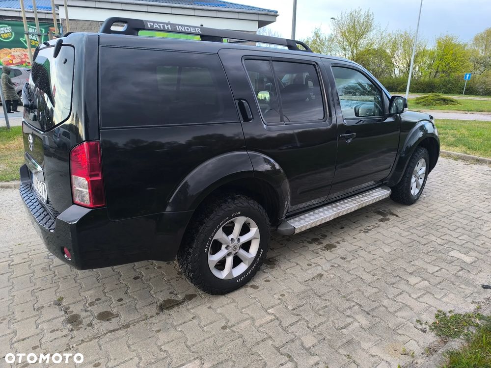 Nissan Pathfinder 2.5 D LE - 5