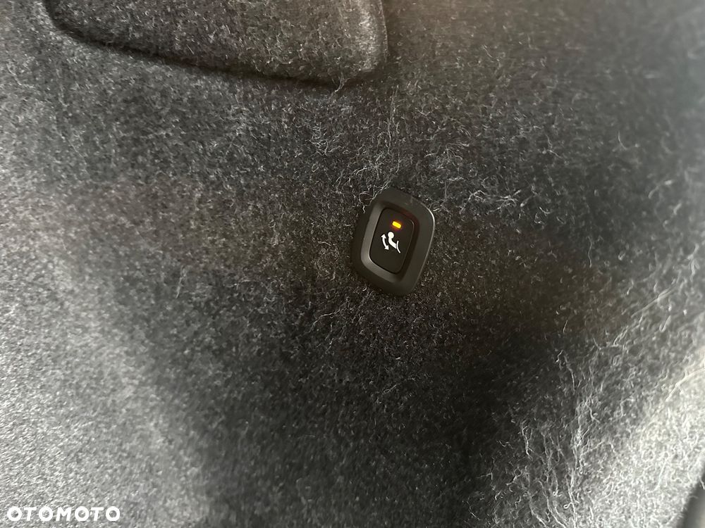 Volvo XC 40 B5 B AWD Geartronic RDesign - 12