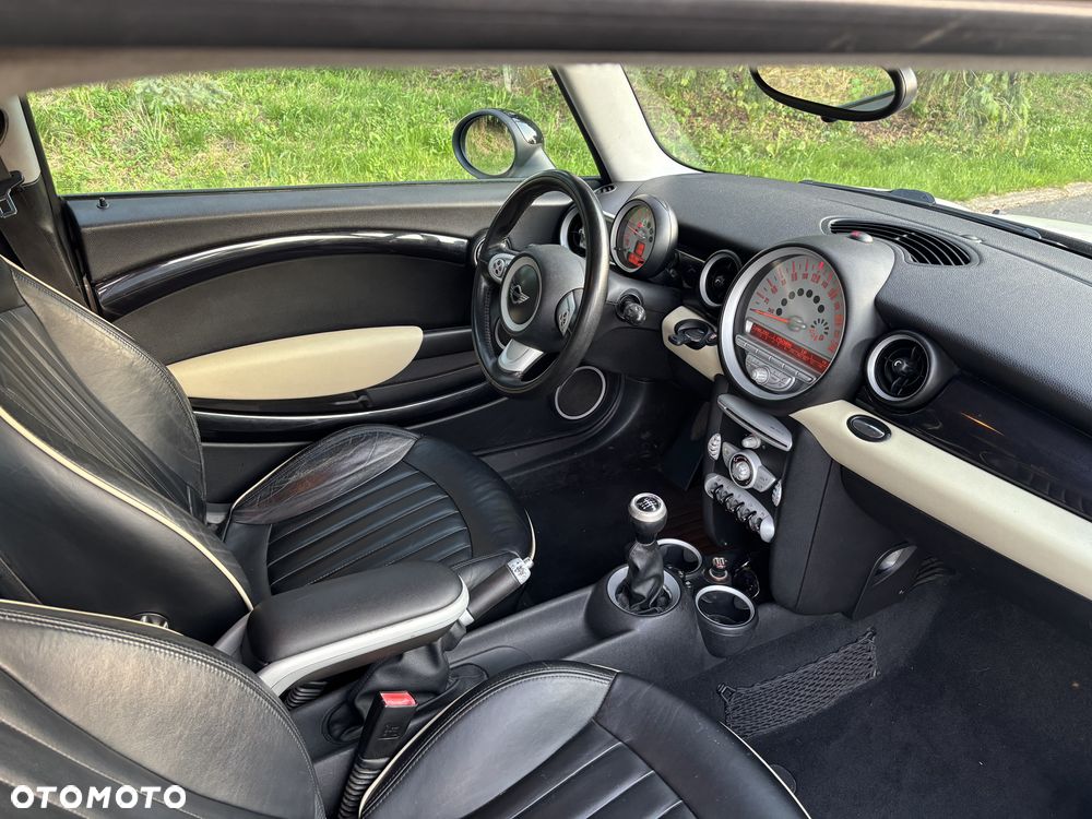 MINI Clubman Cooper D - 10