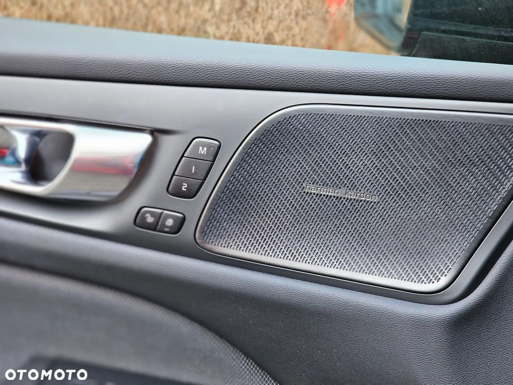 Volvo S60 B5 B AWD Ultimate Dark - 13