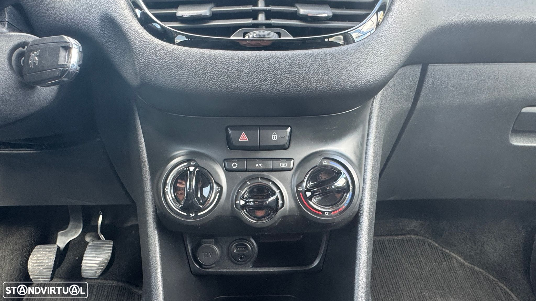 Peugeot 208 1.4 HDi Allure - 23