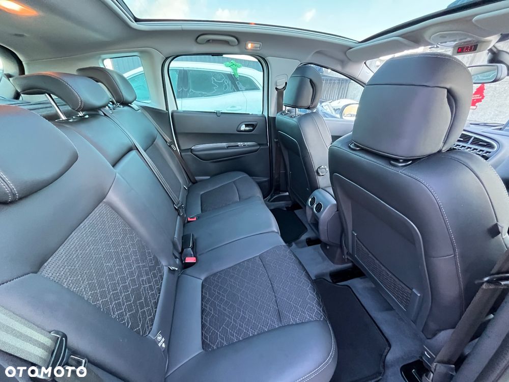 Peugeot 3008 HDi 115 Allure - 24