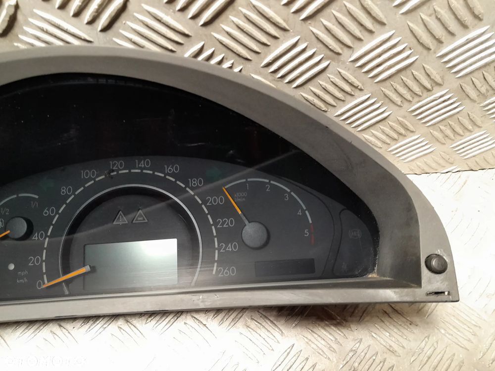 MERCEDES W220 LICZNIK ZEGARY PRĘDKOŚCIOMIERZ A2205405547 - 2