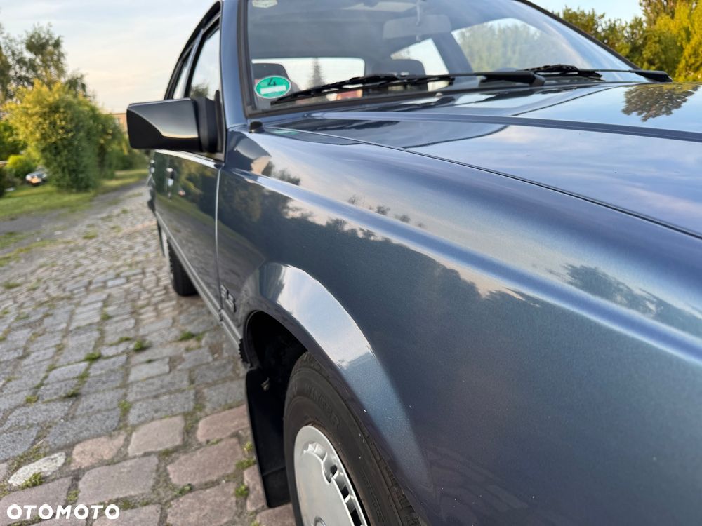 Opel Ascona 1.6 - 5