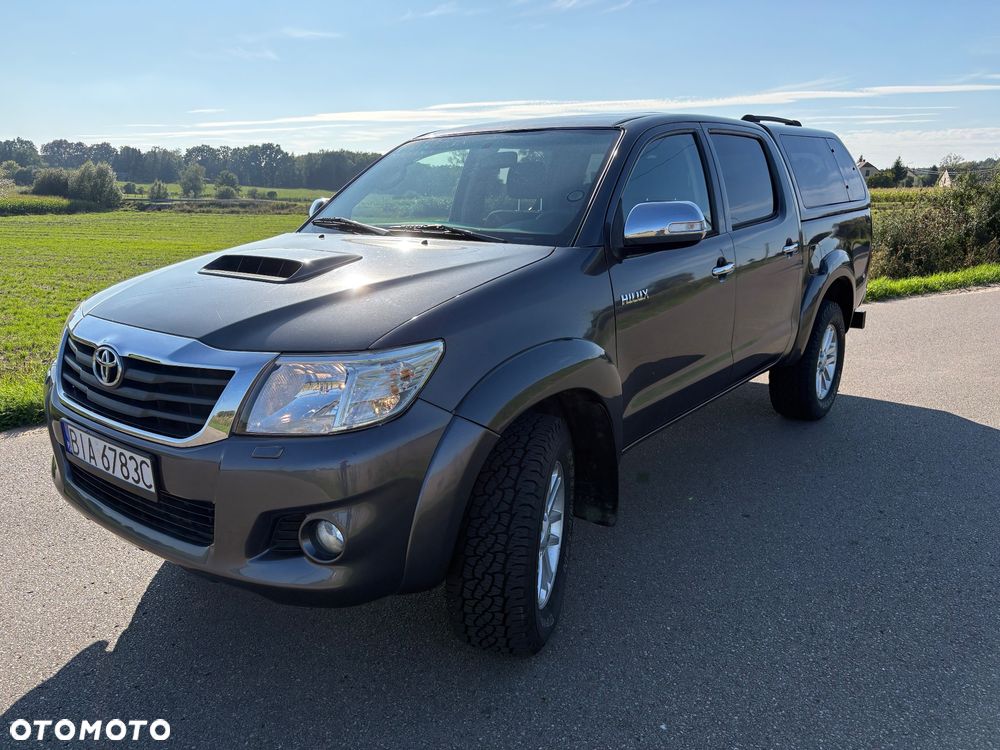 Toyota Hilux - 1