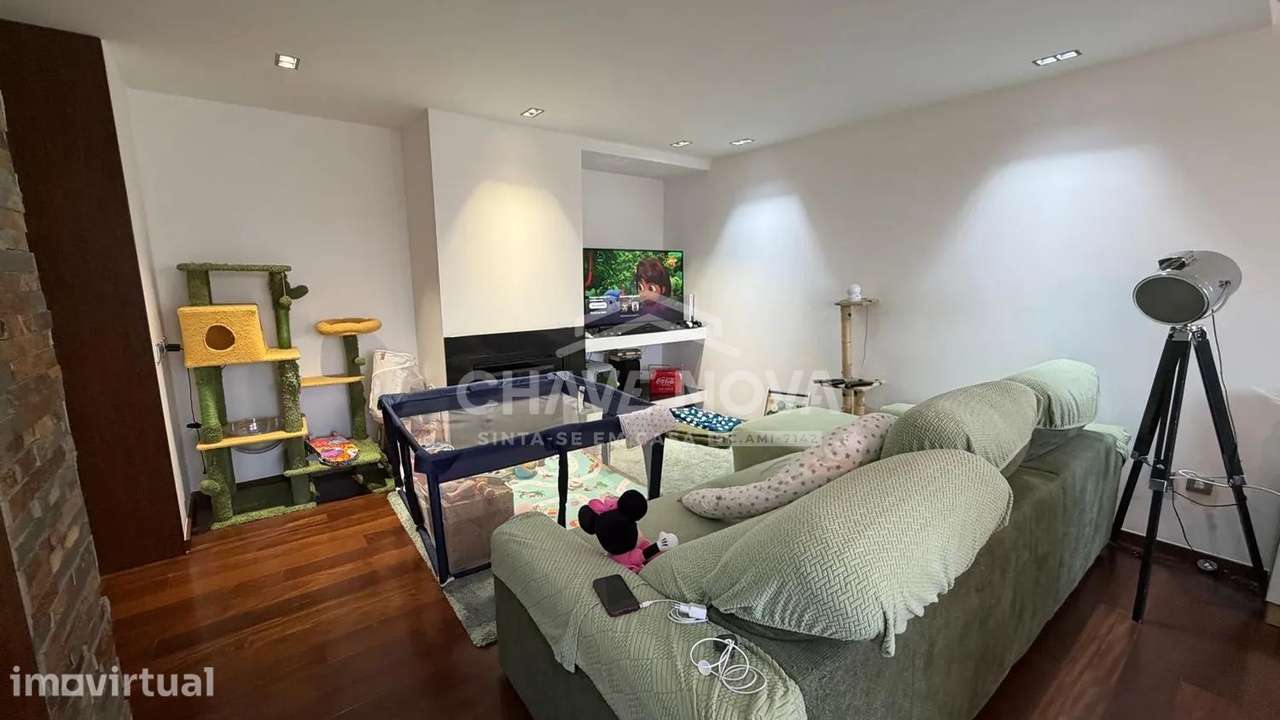APARTAMENTO T2 | CANIDELO | 103 M² | VARANDA 5,60 M² | BOX 17,50 M² | - Grande imagem: 3/29