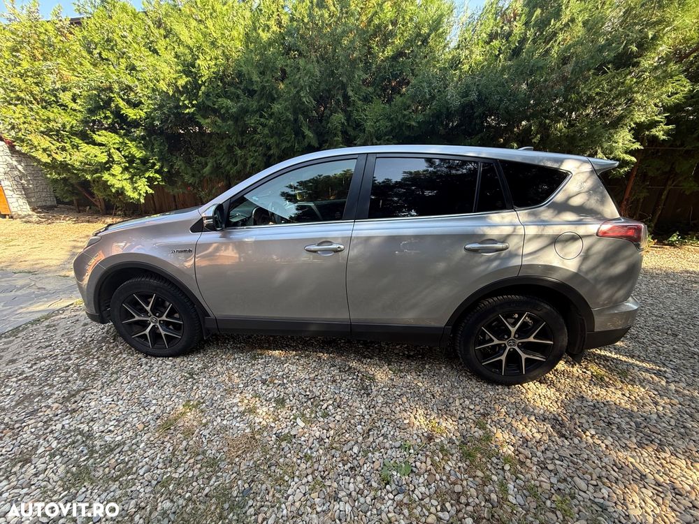 Toyota RAV4 - 8