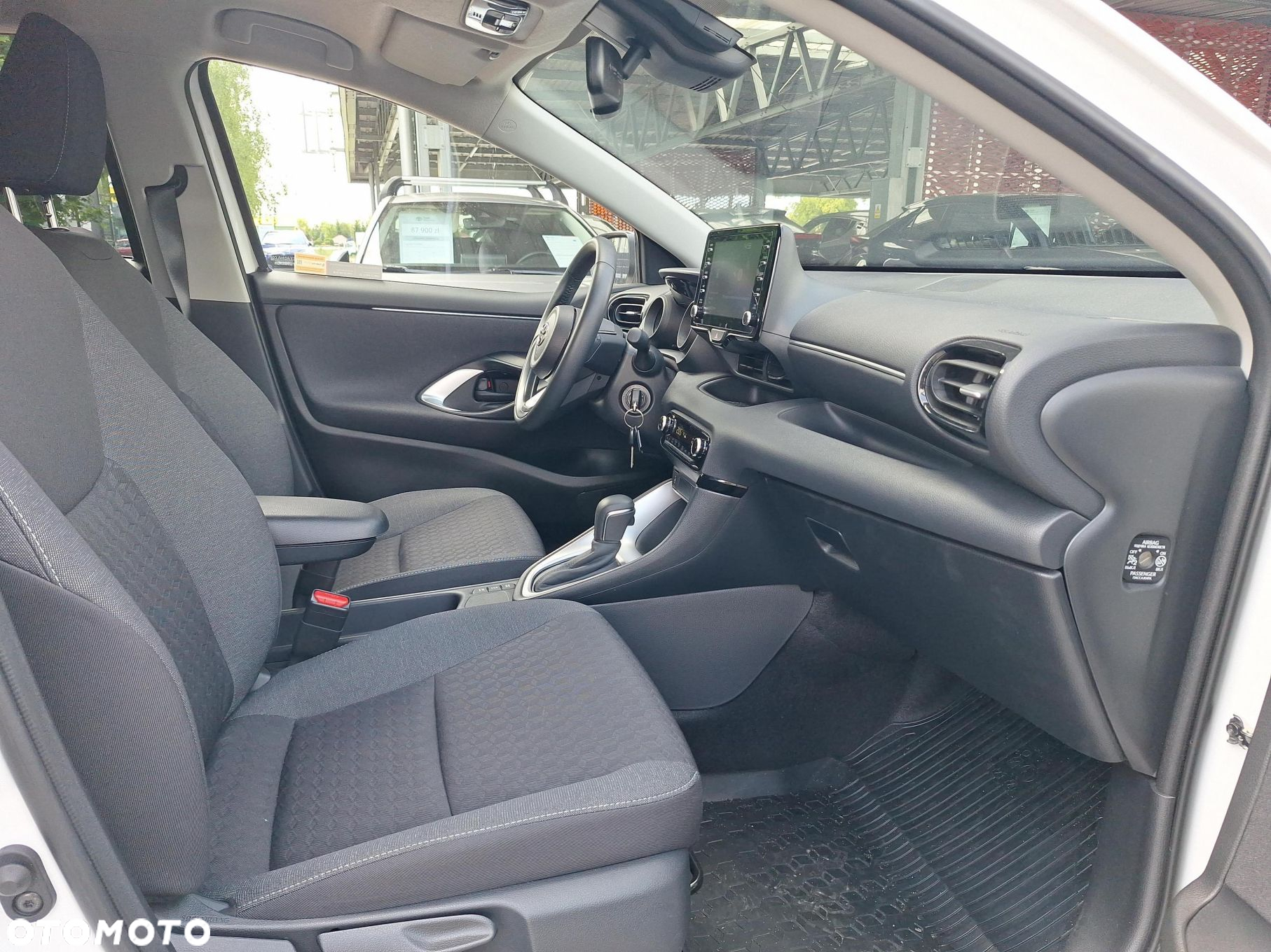 Toyota Yaris - 12