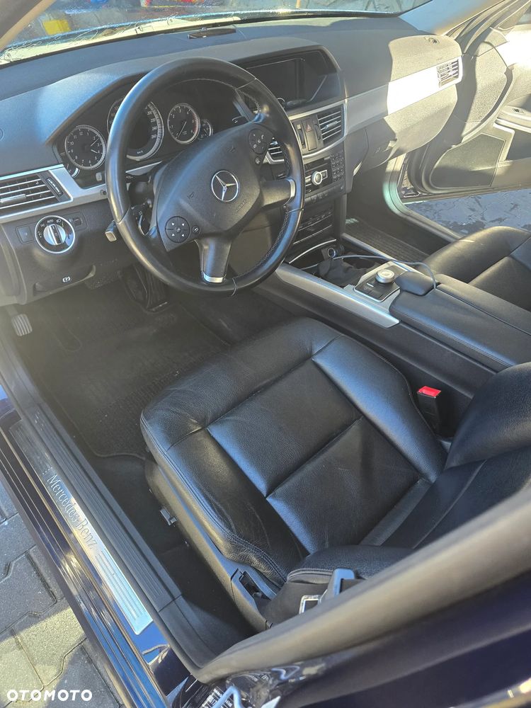 Mercedes-Benz Klasa E 250 CDI DPF BlueEFFICIENCY 7G-TRONIC Elegance - 18