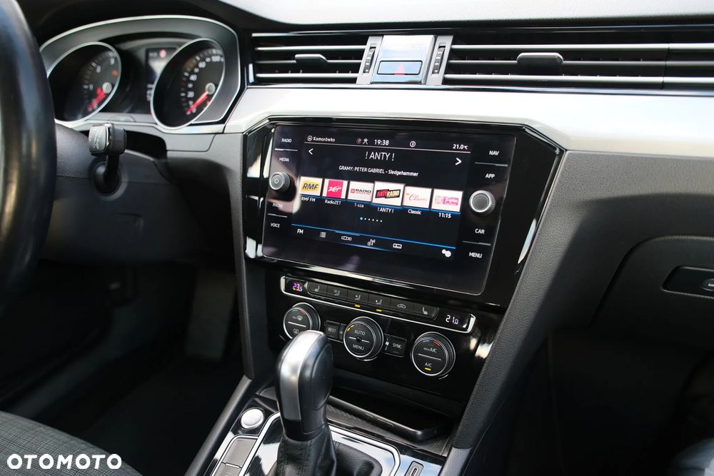 Volkswagen Passat 2.0 TDI Business DSG - 17
