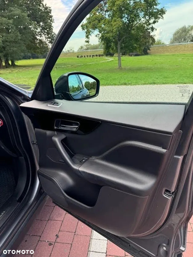 Jaguar F-Pace 2.0 i4P AWD Prestige - 10