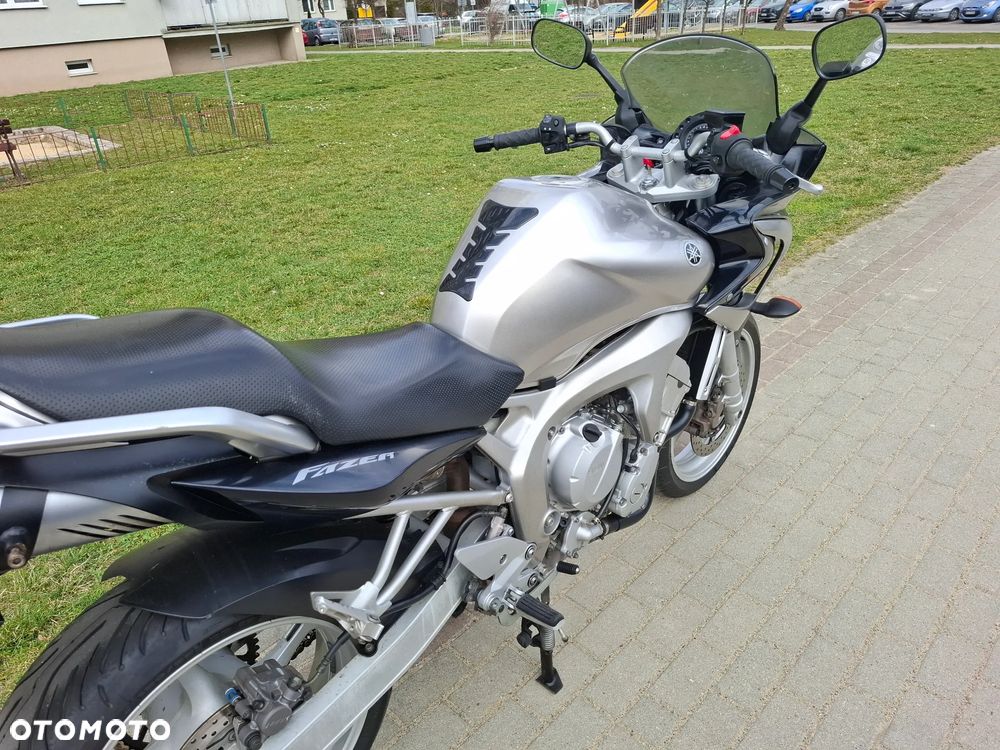 Yamaha FZ6 - 15