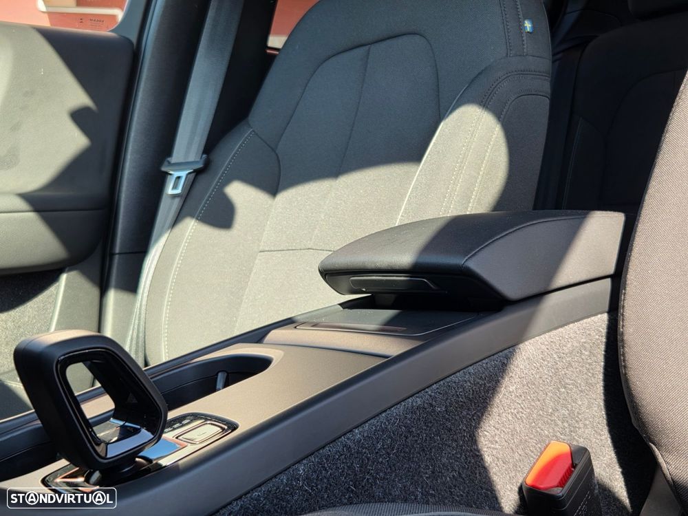 Volvo EX40 - 38