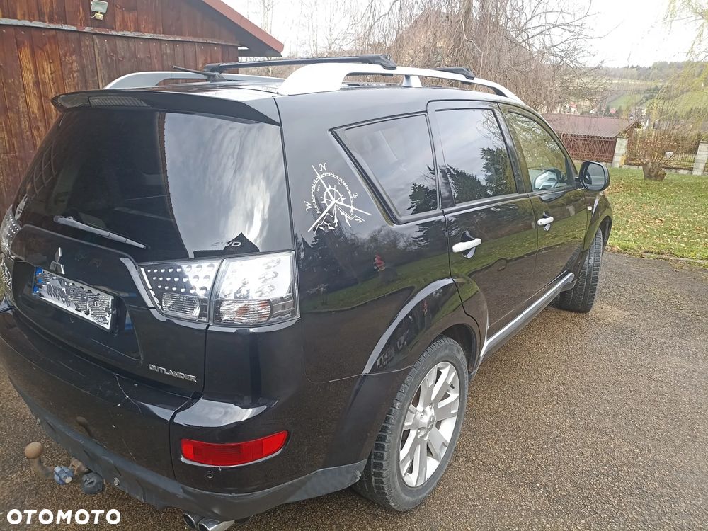 Mitsubishi Outlander - 4