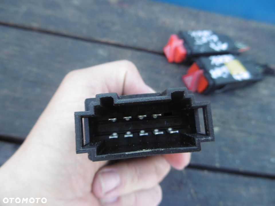 Przełącznik awaryjnych Audi A4 B5 LIFT 8D0941509H - 4