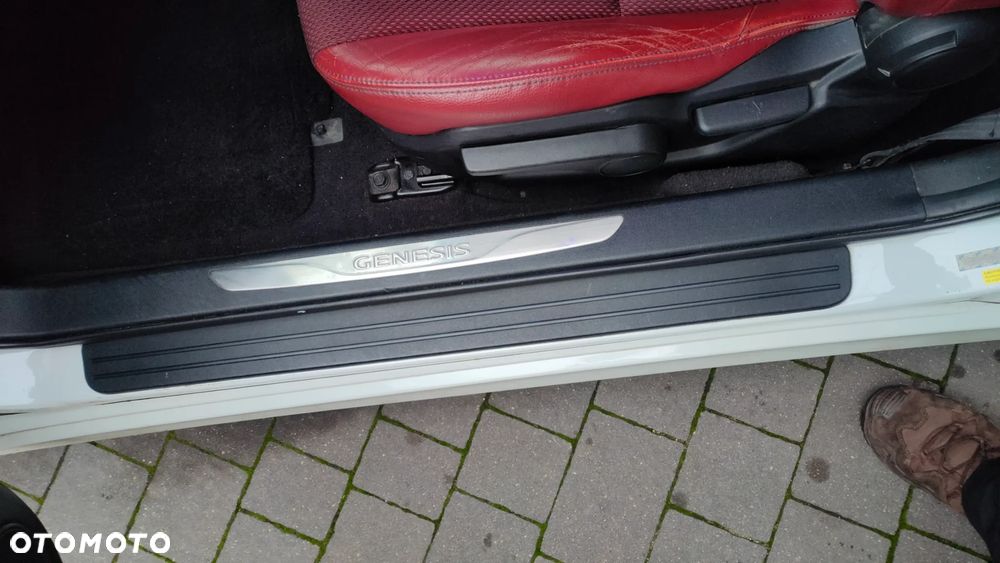 Hyundai Genesis - 25