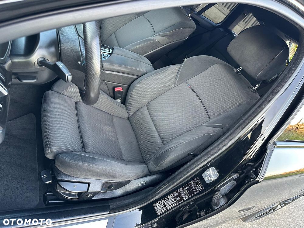BMW Seria 5 525d xDrive Sport-Aut - 17