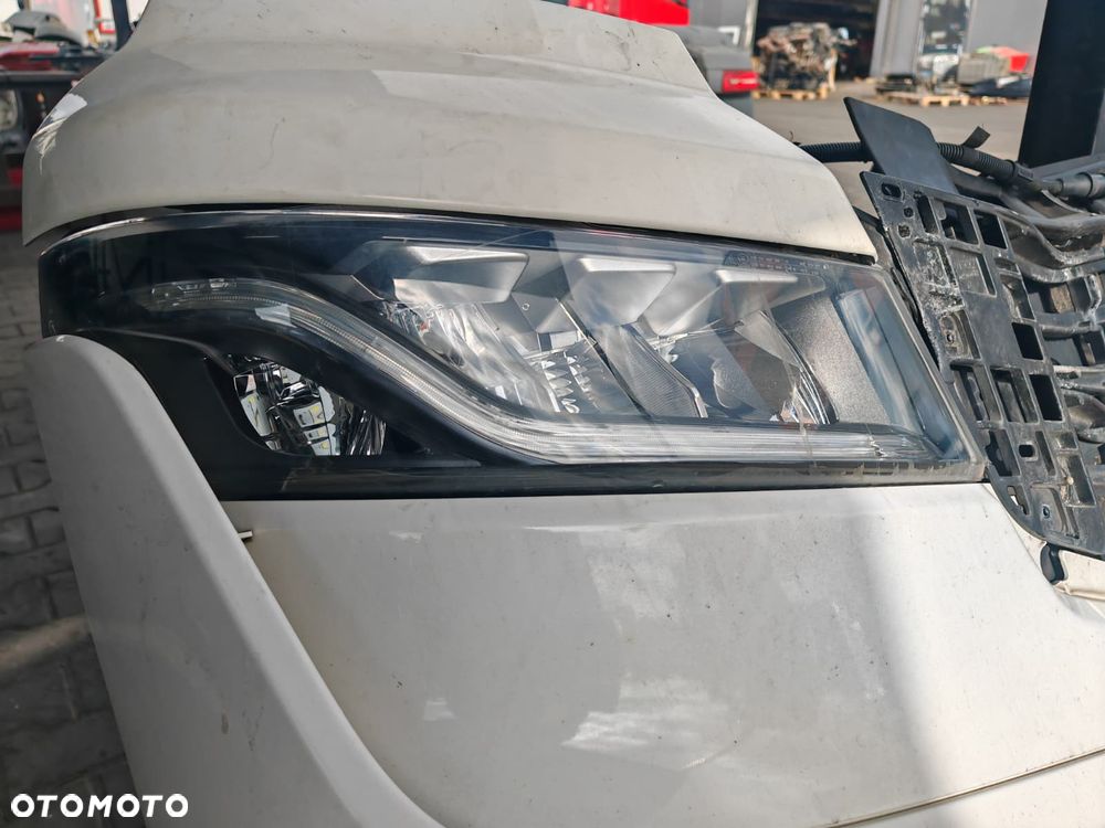 IVECO STRALIS S-WAY FULL LED PRAWY REFLEKTOR LAMPA 58028452580 - 1