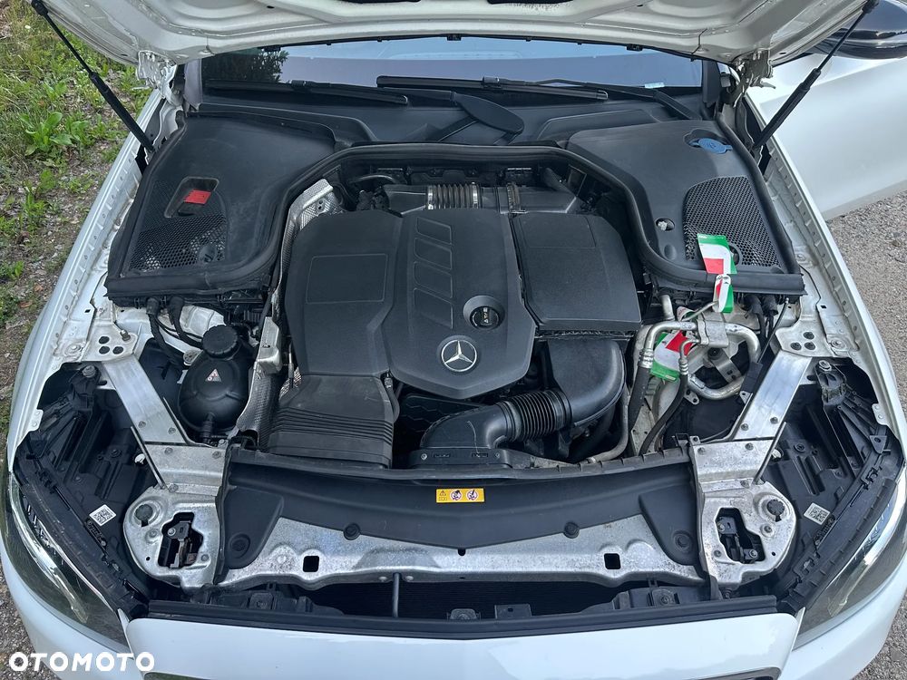 Mercedes-Benz Klasa E 220 d 9G-TRONIC - 32