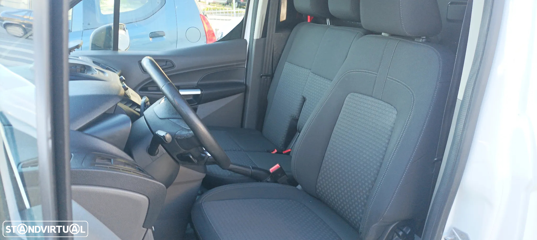 Ford Transit Connect - 25