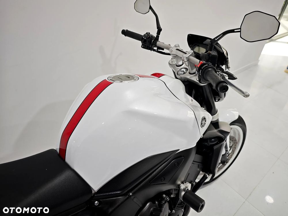 Yamaha FZ - 9