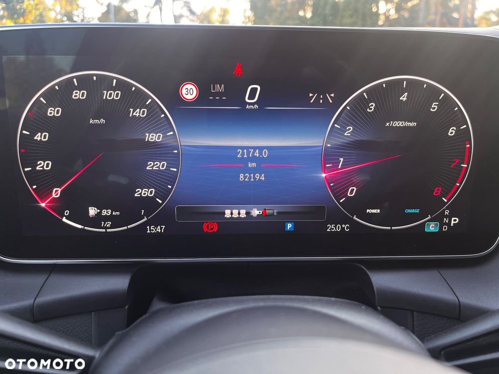 Mercedes-Benz GLC 300 4Matic 9G-TRONIC AMG Line Advanced - 28