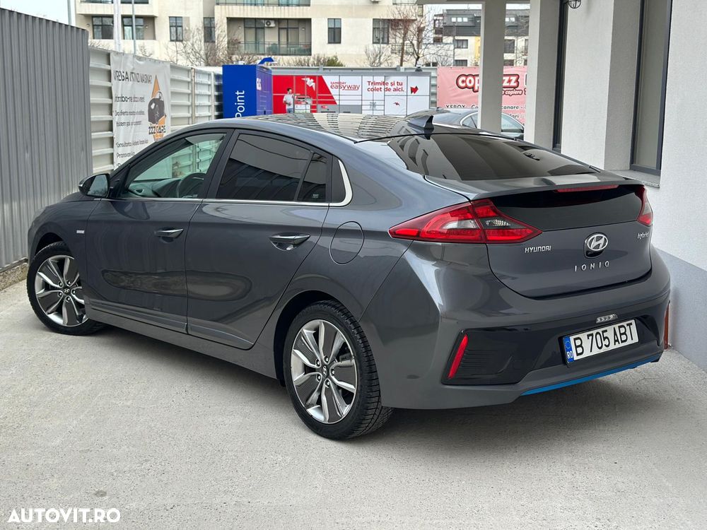 Hyundai IONIQ - 4