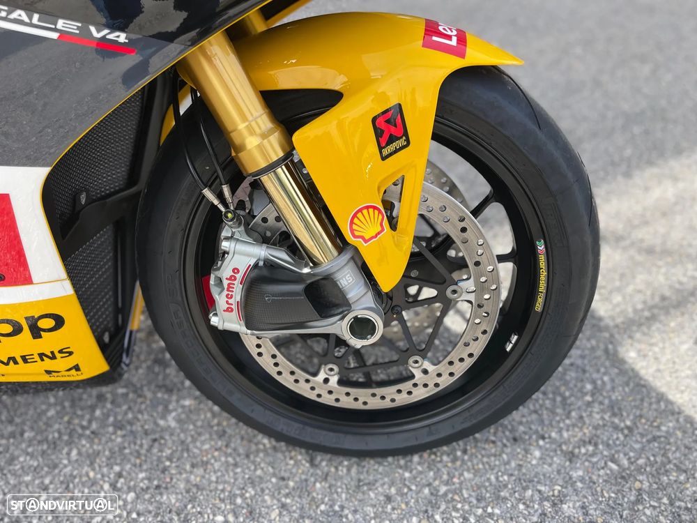 Ducati Panigale V4 Bagnaia 2023 World Champion Replica - 19