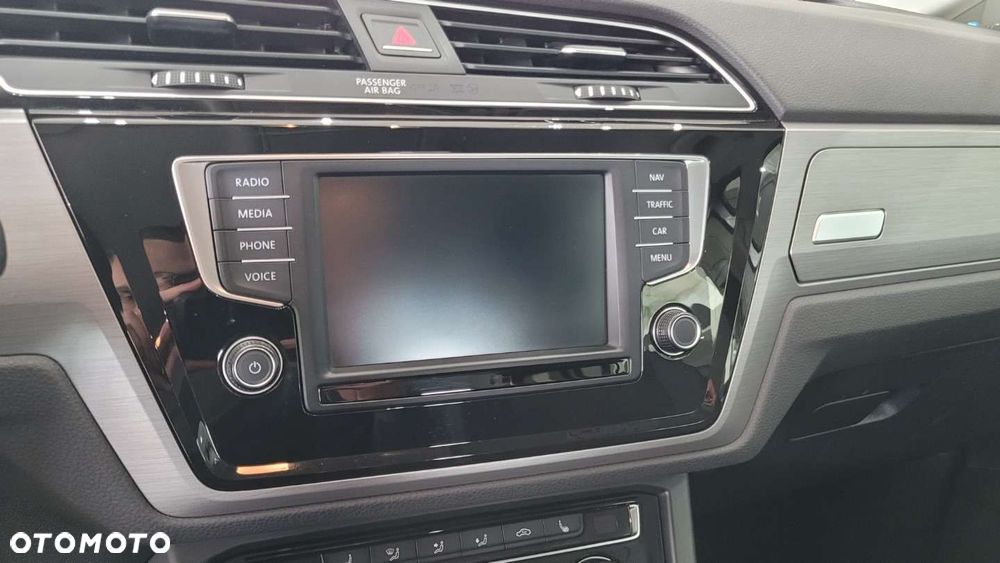 Volkswagen Touran - 19