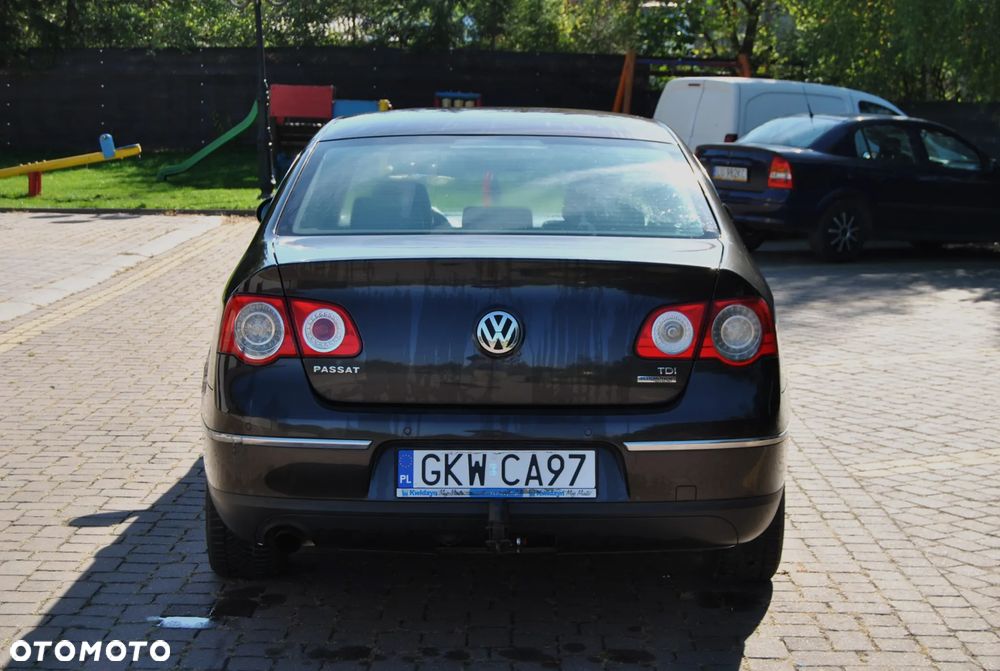 Volkswagen Passat 1.6 TDI DPF BlueMotion Technology Highline - 14